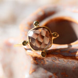 Bague réglable SANYOG - Quartz Fumé et Péridot - Ancrage et Optimisme