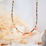 Collier AAROHI en chrysoprase et pierre de lune orangée – Énergie & douceur