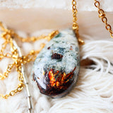 Collier CHAITANYA - Astrophyllite - Transformation et Protection