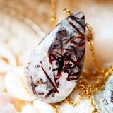 Collier CHAITANYA - Astrophyllite - Transformation et Protection