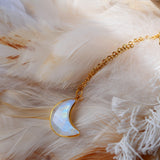 Collier TANDAVA Lune Pierre de Lune Arc-en-Ciel - Intuition et Féminité