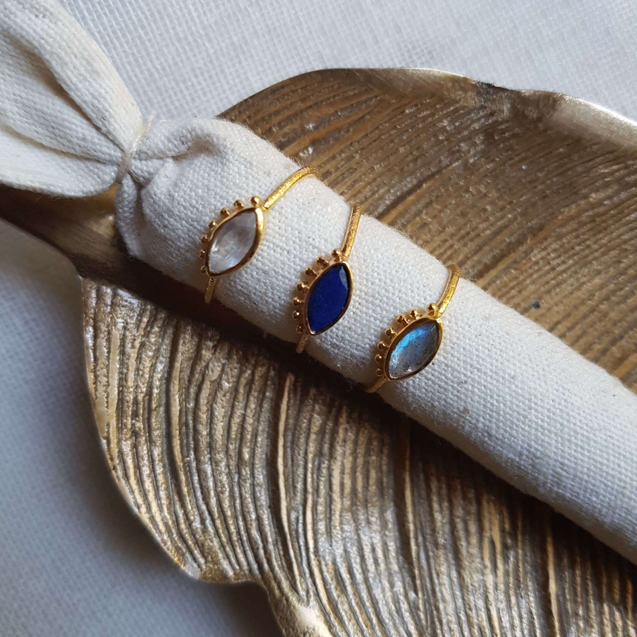 Bague réglable oeil pierre de lune, lapis lazuli ou labradorite