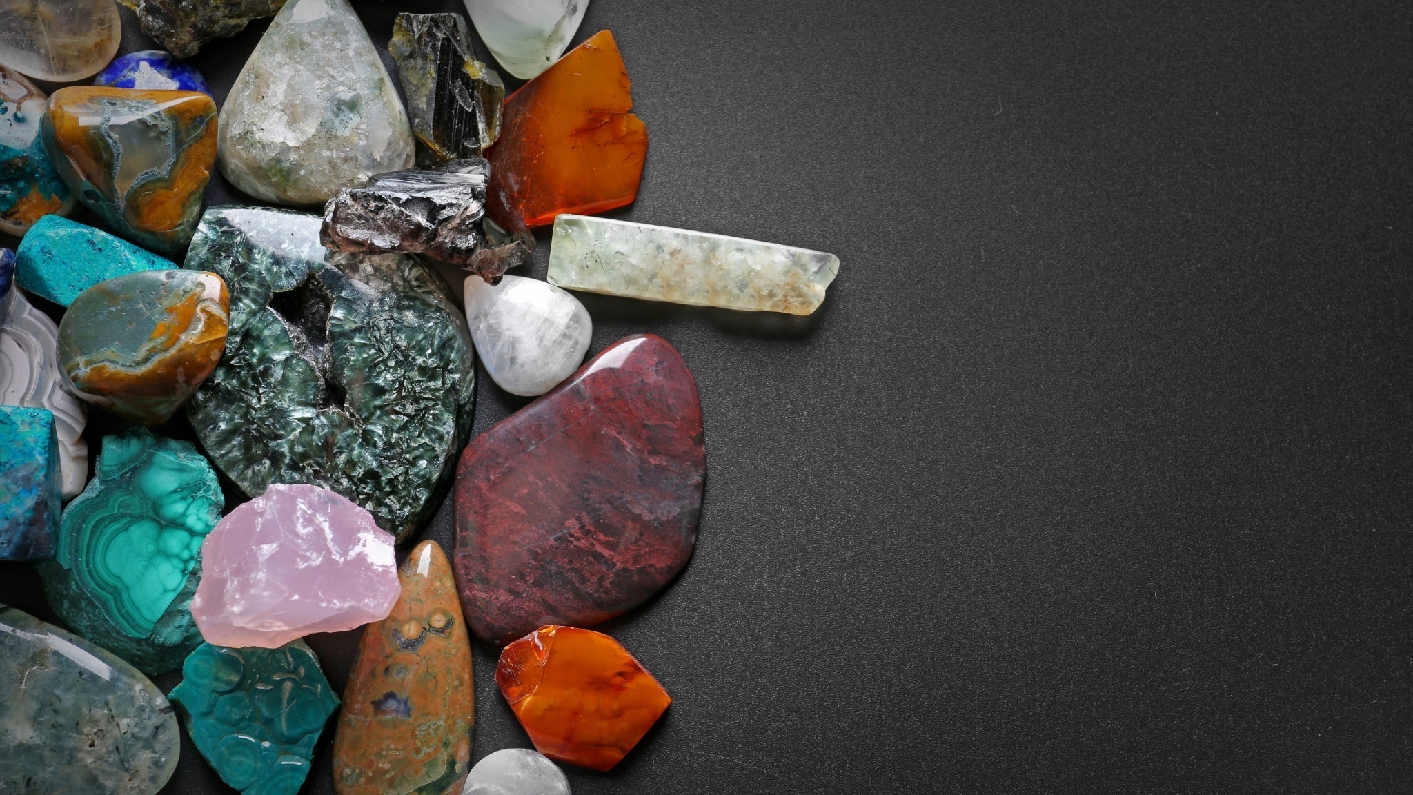 Pierres pour migraine : guide complet lithothérapie et cristaux