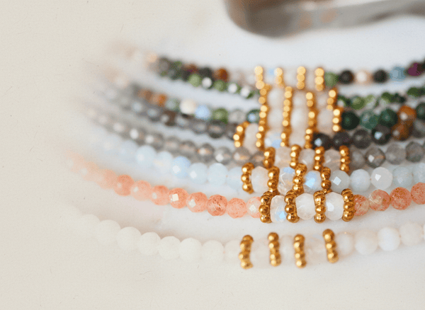 Wie man bewussten Schmuck trägt