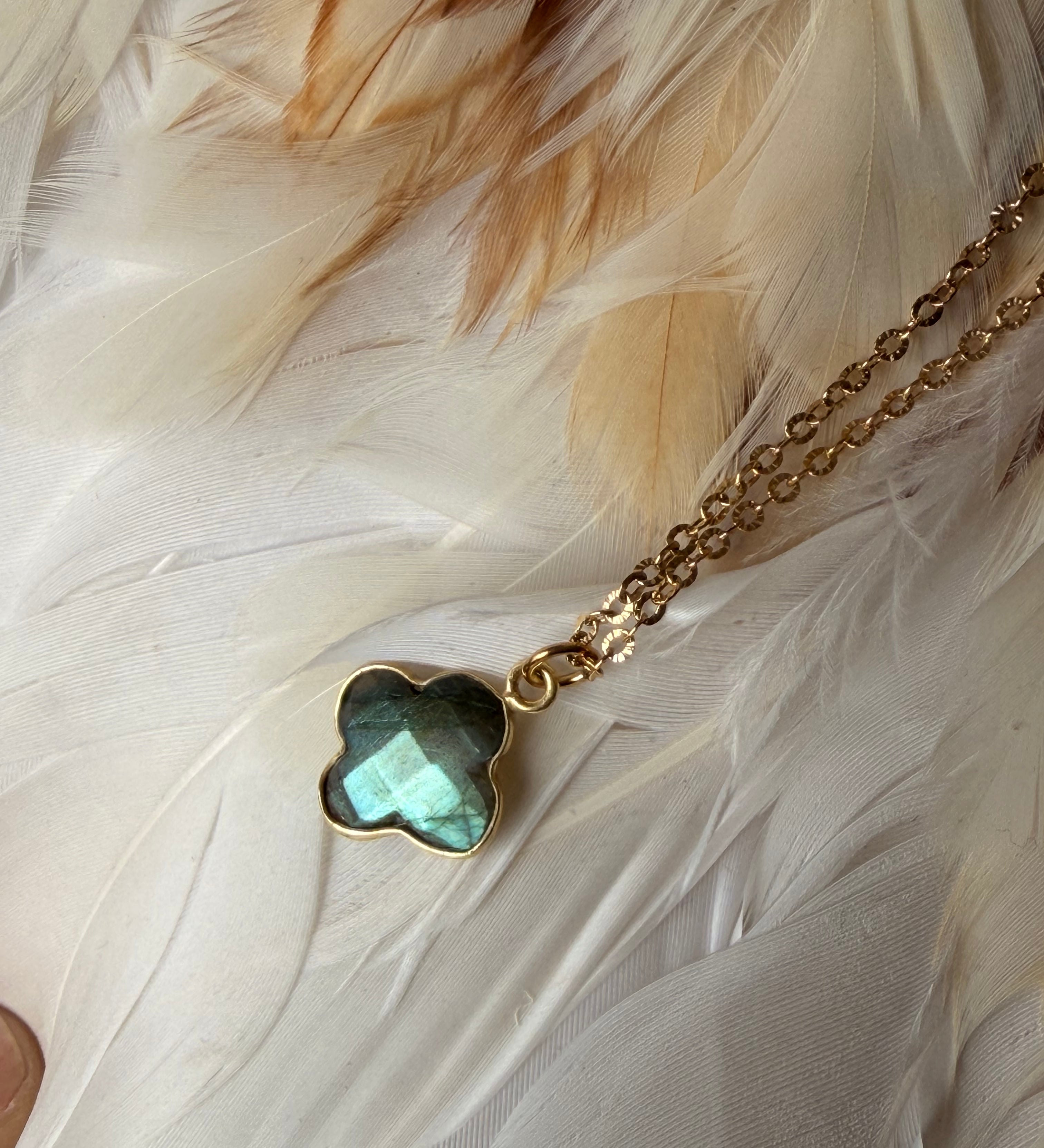 Collier Subhagya Amethyste ou Labradorite - Parfaites Imparfaites