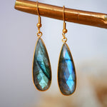 Boucles d'oreilles Ishita labradorite - reflets irisés uniques protection et charisme - bijou lithothérapie Ginandger