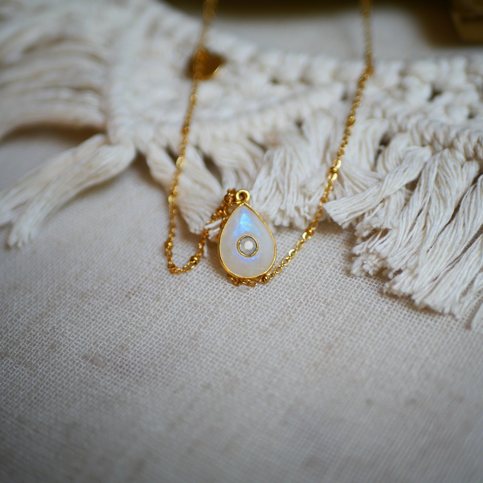 collier goute dipta pierre de lune