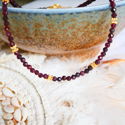 Collier Paola grenat labradorite lithothérapie vitalité passion protection Ginandger
