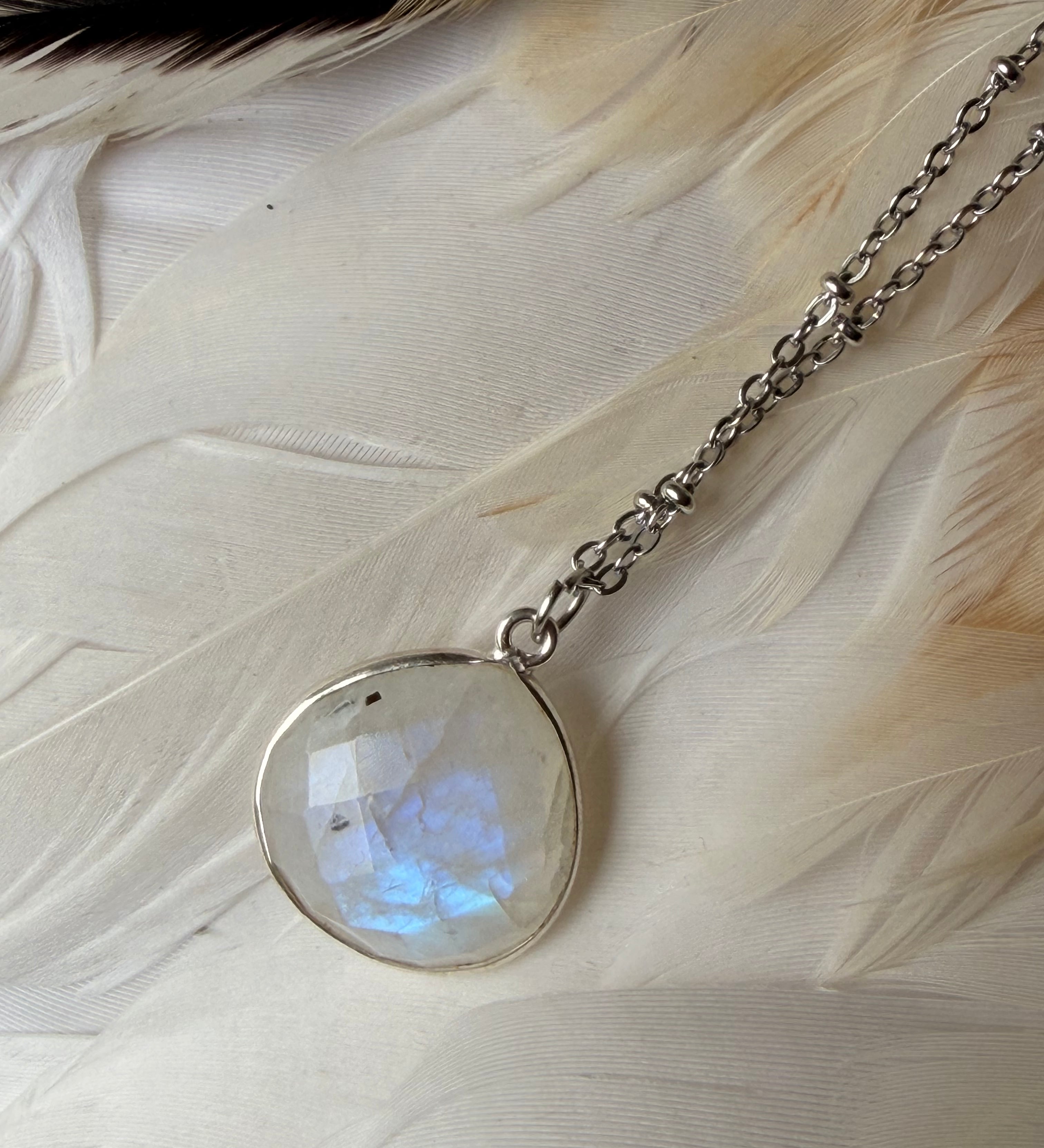 Collier Justine Pierre de lune ou Labradorite argenté - Parfaites Imparfaites
