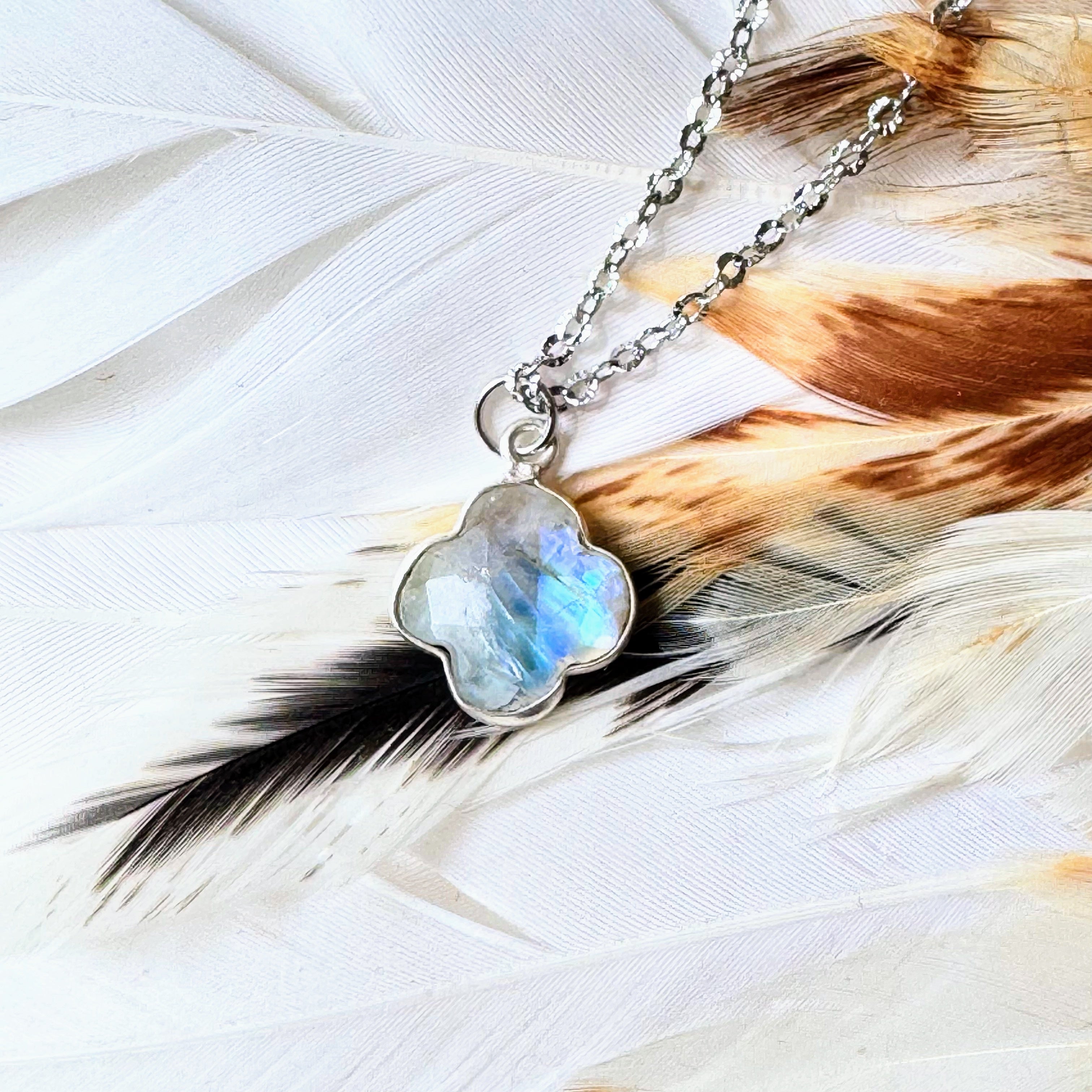 Collier argent Subhagya Labradorite ou Pierre de lune arc-en-ciel - Parfaites Imparfaites