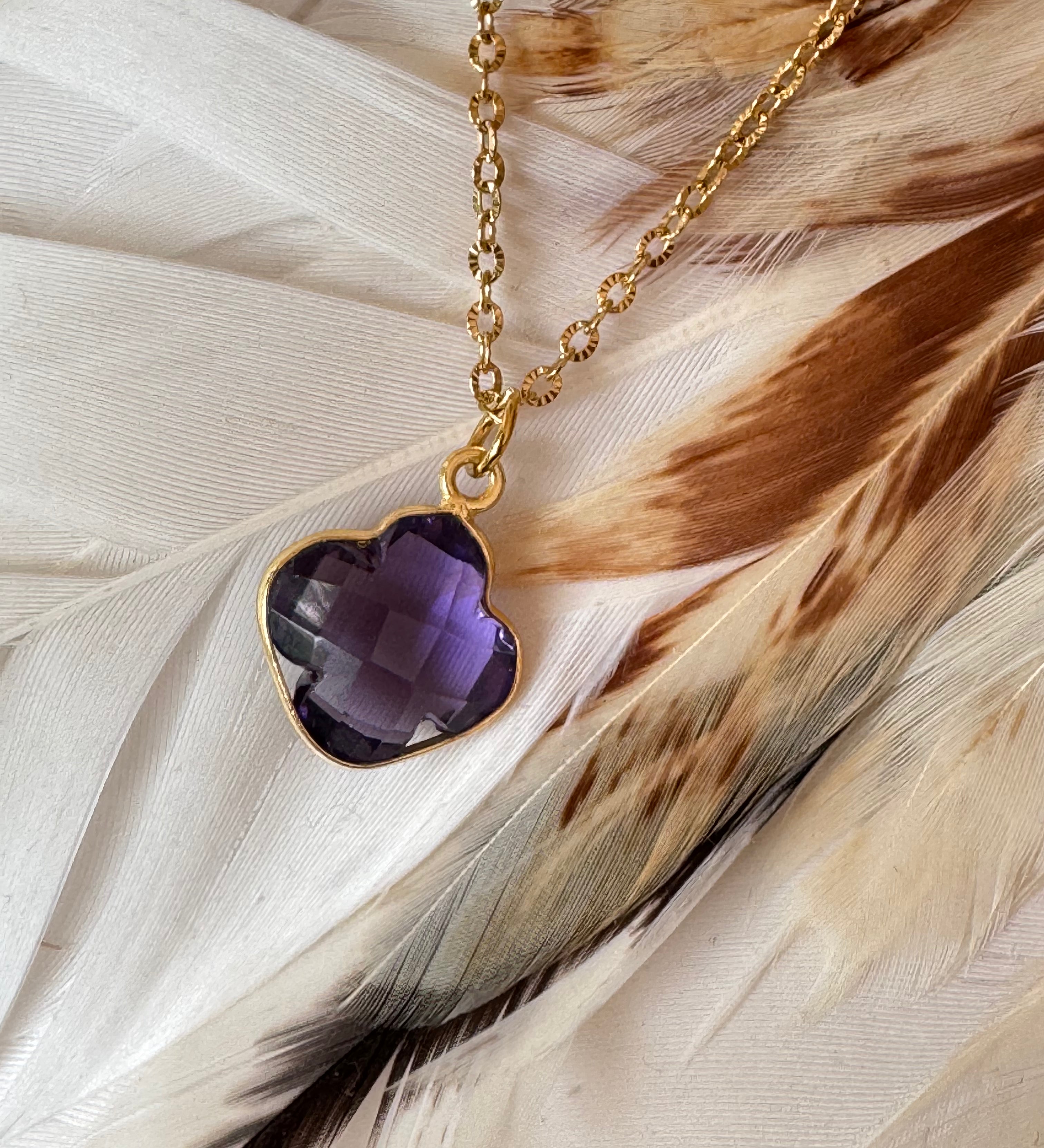 Collier Subhagya Amethyste ou Pierre de lune arc en ciel - Parfaites Imparfaites
