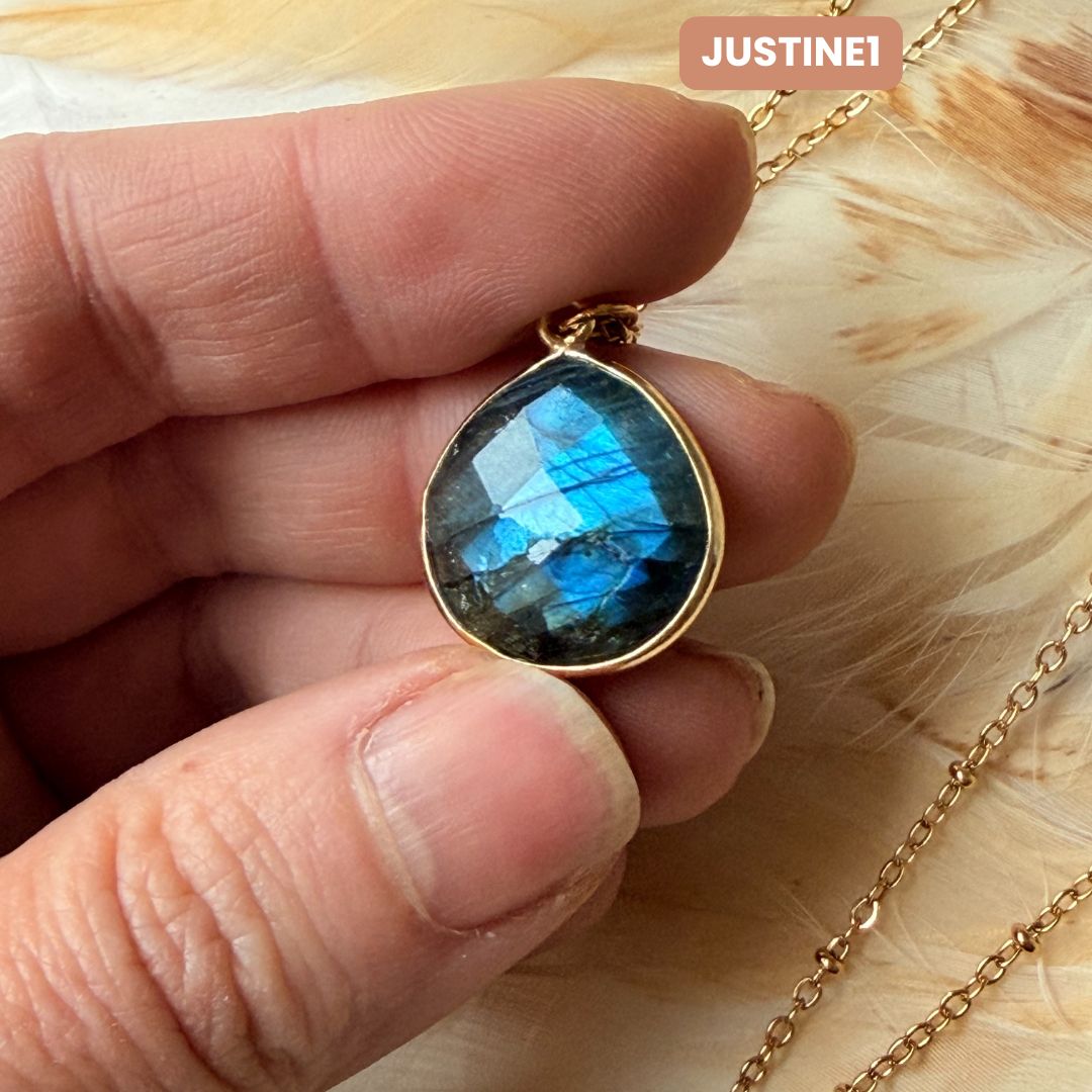 Justine Labradorit-Halskette 5 – Perfekte Unvollkommenheiten