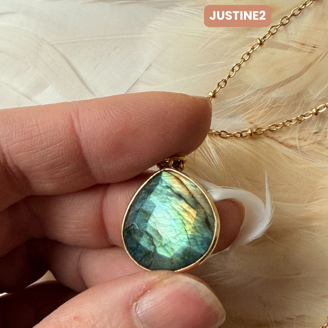 Justine Labradorit-Halskette 5 – Perfekte Unvollkommenheiten