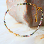 Détail bracelet Svara tourmaline — perles pierre naturelle bijou artisanal Paris
