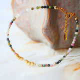 Détail bracelet Svara tourmaline — perles pierre naturelle bijou artisanal Paris
