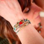 Bracelet Utsav multipierre porté — bijou lithothérapie artisanal Ginandger
