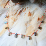 Collier Cordon Bandha vue d'ensemble – turquoise et labradorite, collection Ginandger
