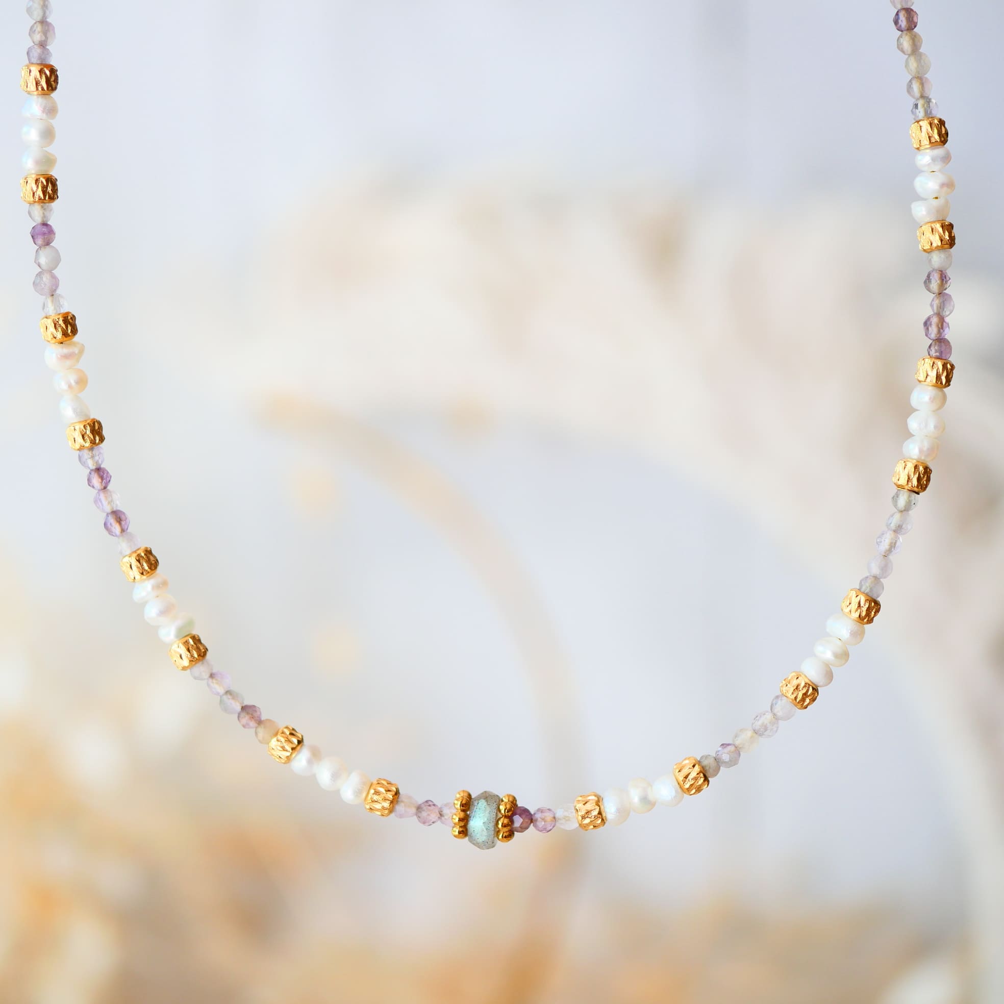 Collier Mukta – perles de culture améthyste et labradorite, bijou lithothérapie Ginandger
