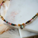 Collier Nisha – détail tourmaline et labradorite, pierres naturelles lithothérapie
