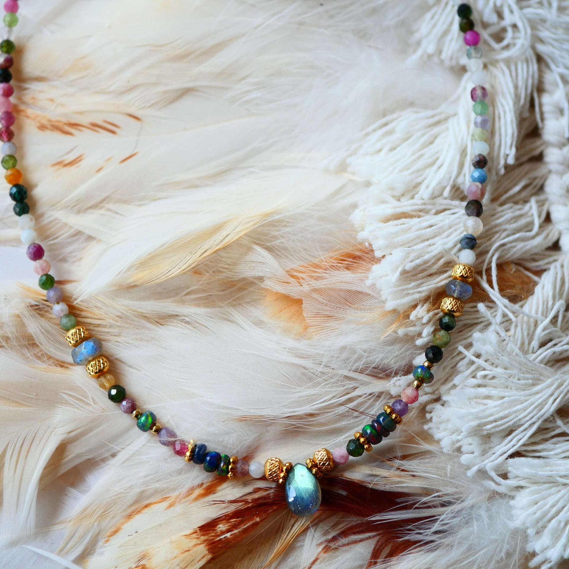 Collier Nisha — Tourmalines, Labradorite & Opale Noire