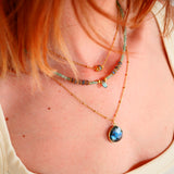 Collier Prana porté de profil – aventurine et labradorite naturelles, Ginandger Paris

