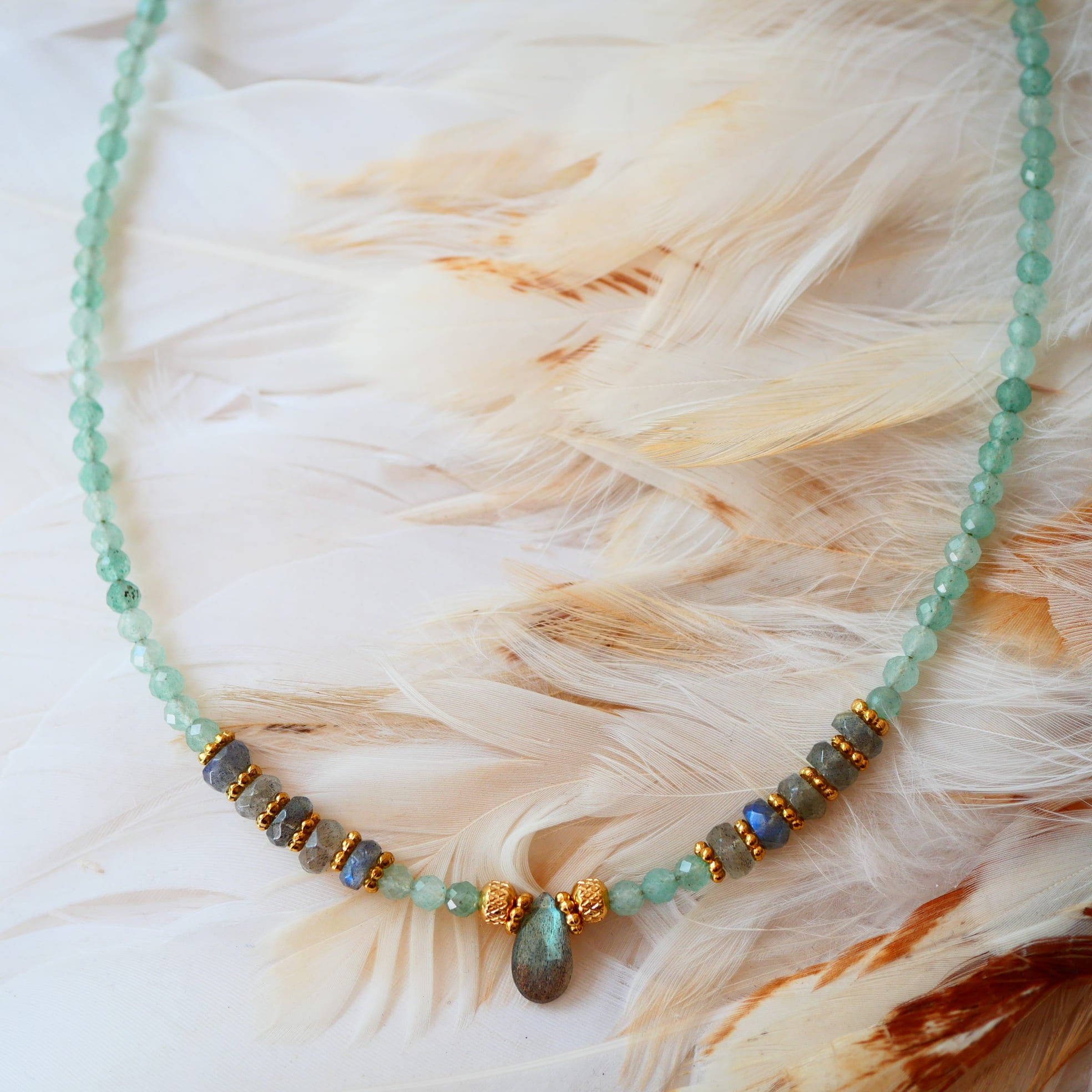 Collier Prana vue d'ensemble – aventurine et labradorite naturelles, collection Ginandger
