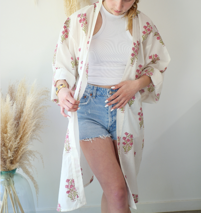 Kimono fleuri - blanc et rose