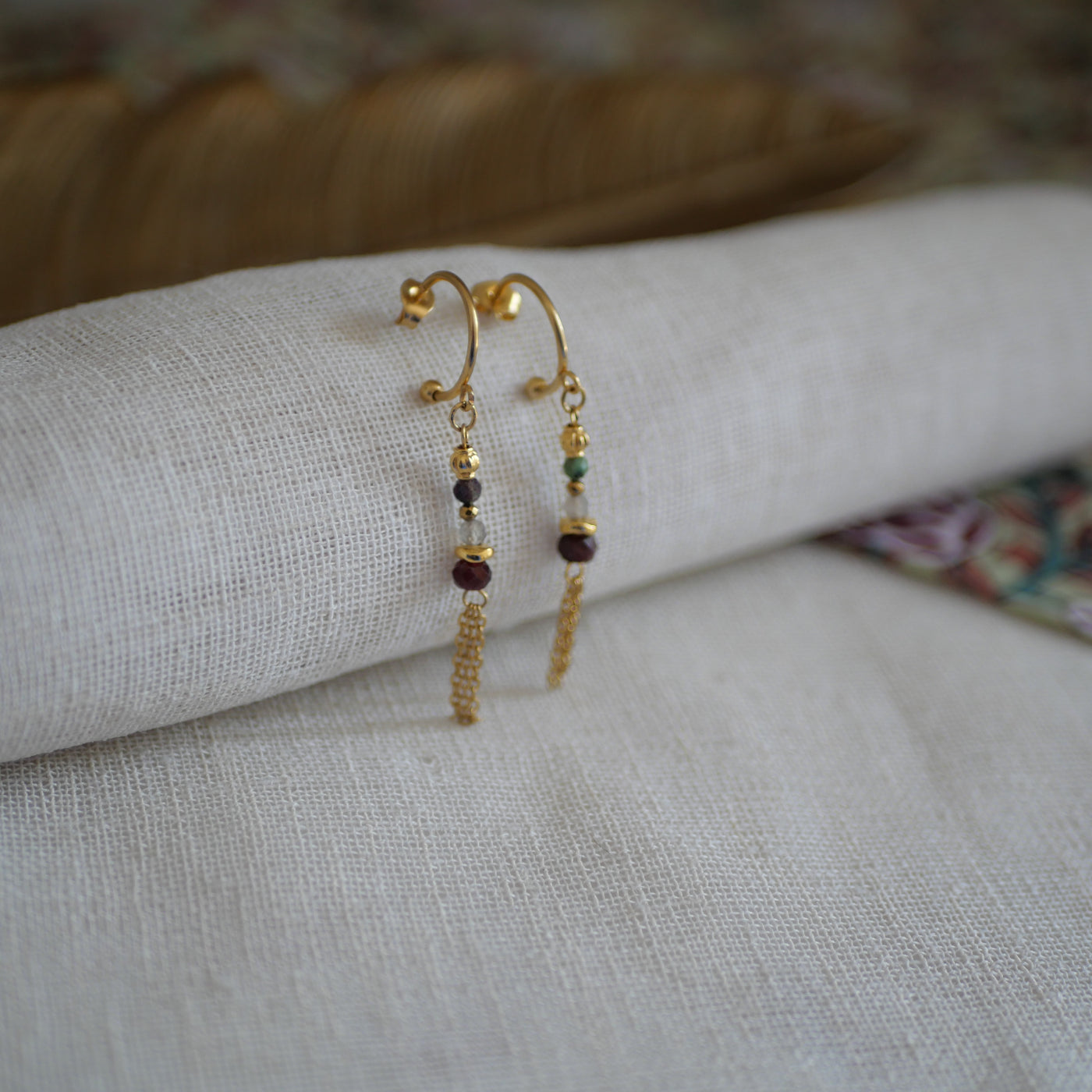 Boucles d'oreilles Shweta rubis zoïstes, grenat et labradorite